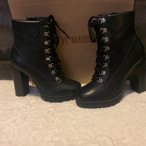 Size 6.5 Beso Black Booties, Steve Madden - Picture 2 of 4
